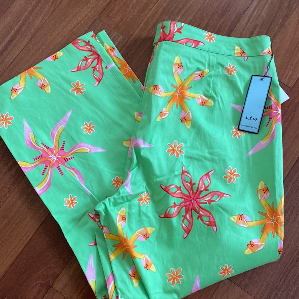 ITW by Claude Brown Colorful Green & Pink Women’s Capris - Size 16